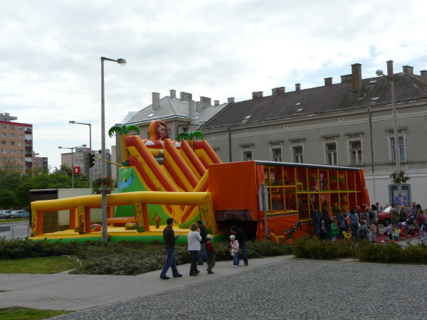 Dzsungeles játszókamion